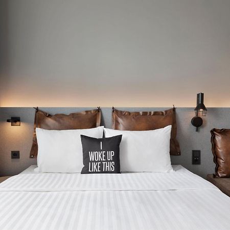 Moxy Duesseldorf City ภายนอก รูปภาพ