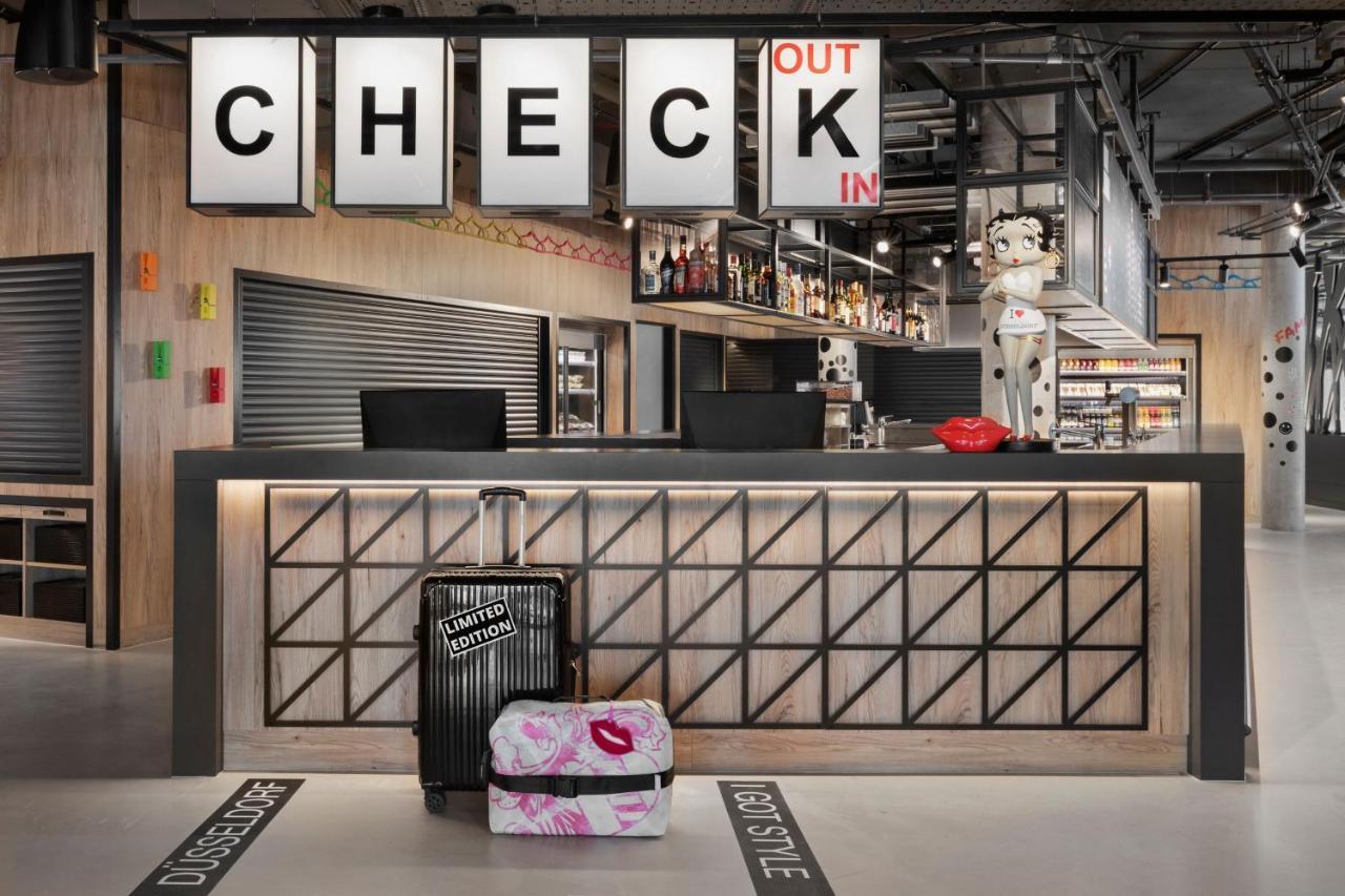 Moxy Duesseldorf City ภายนอก รูปภาพ