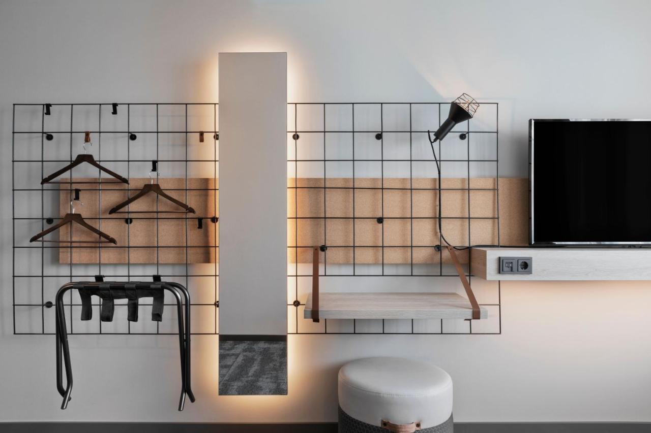 Moxy Duesseldorf City ภายนอก รูปภาพ