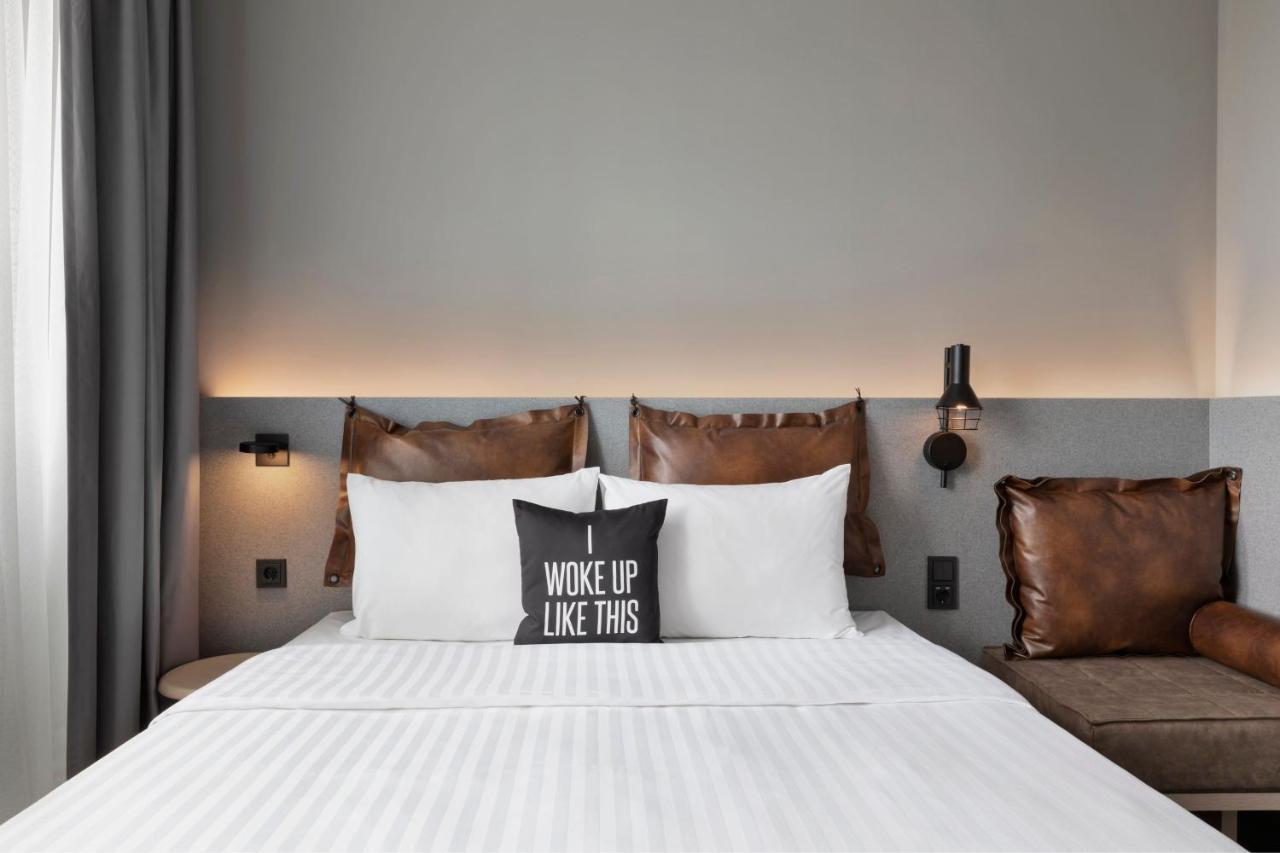 Moxy Duesseldorf City ภายนอก รูปภาพ