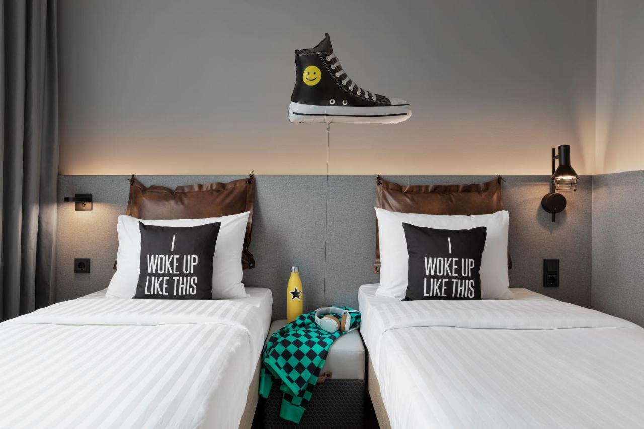 Moxy Duesseldorf City ภายนอก รูปภาพ
