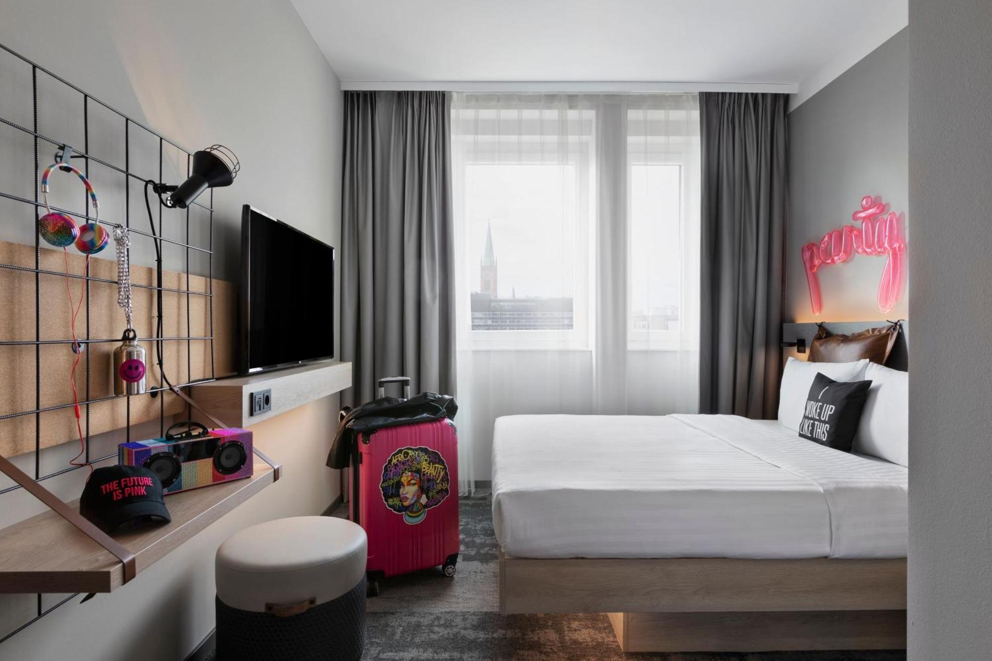 Moxy Duesseldorf City ภายนอก รูปภาพ