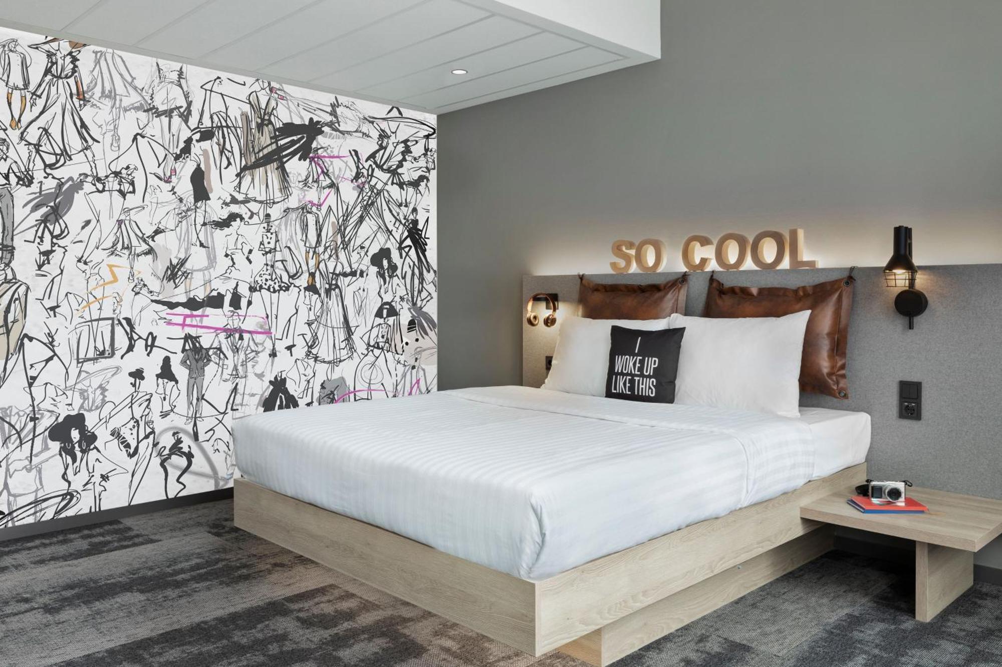 Moxy Duesseldorf City ภายนอก รูปภาพ