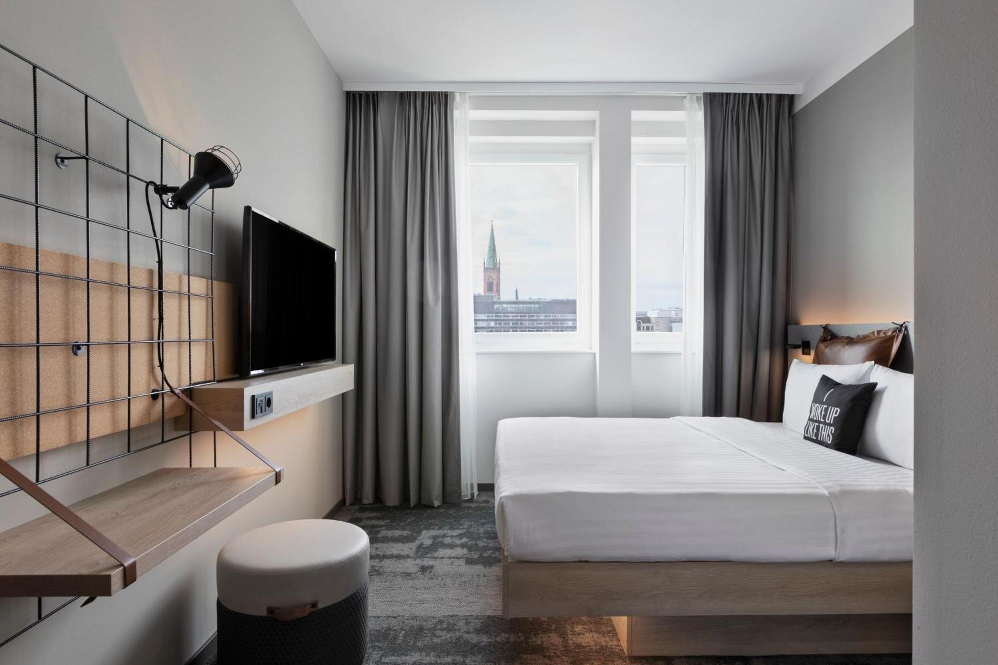 Moxy Duesseldorf City ภายนอก รูปภาพ