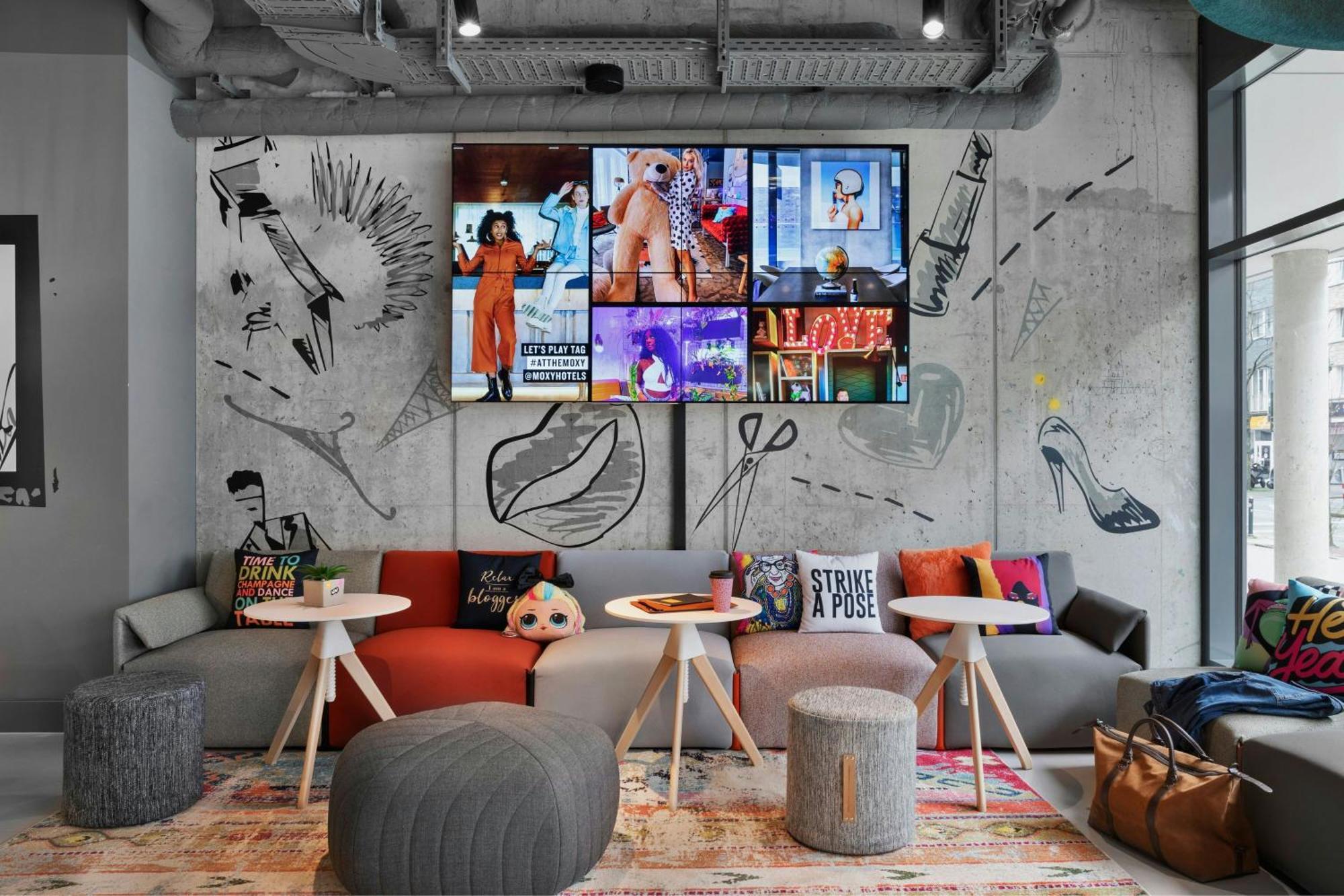 Moxy Duesseldorf City ภายนอก รูปภาพ