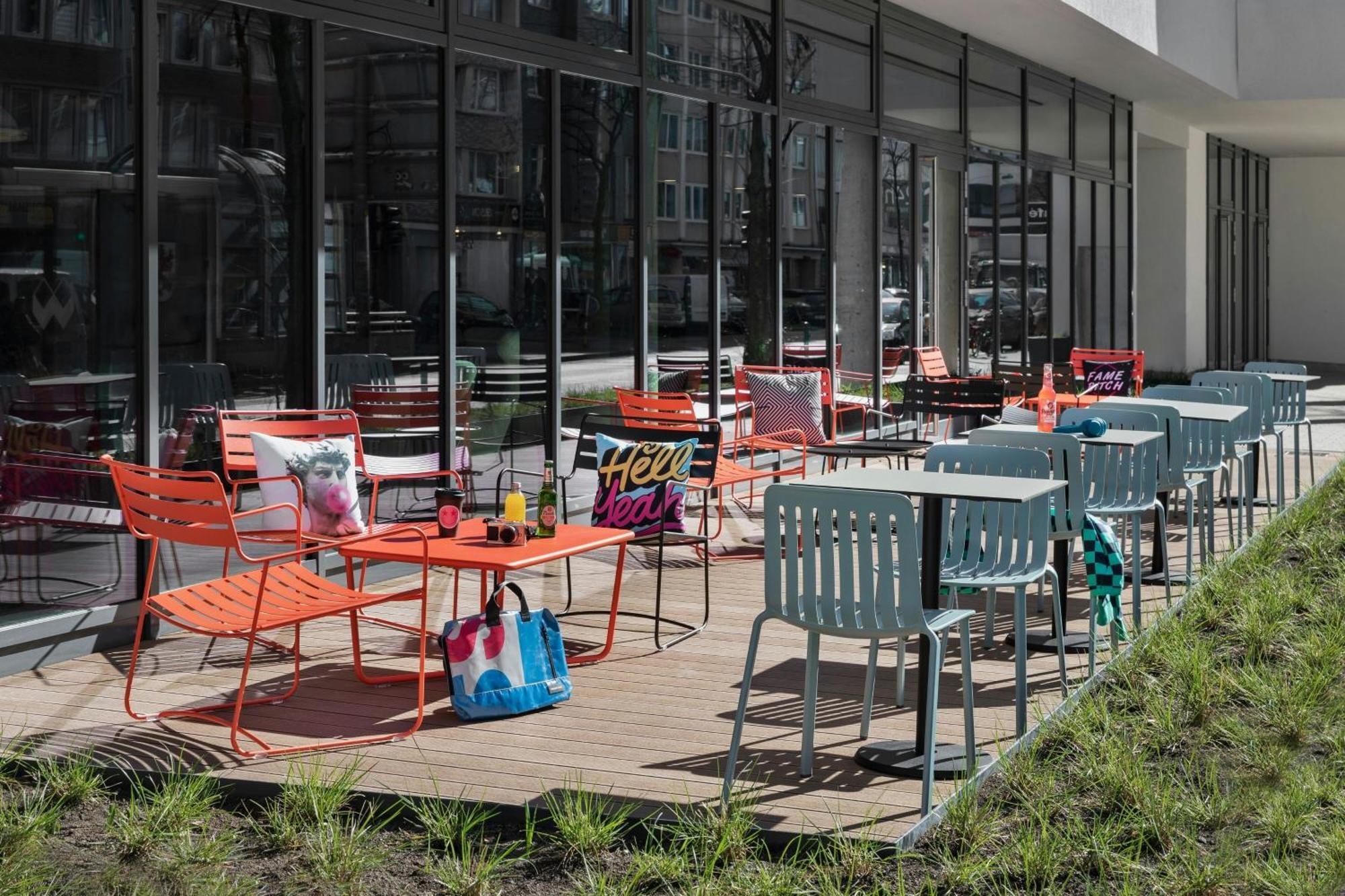Moxy Duesseldorf City ภายนอก รูปภาพ